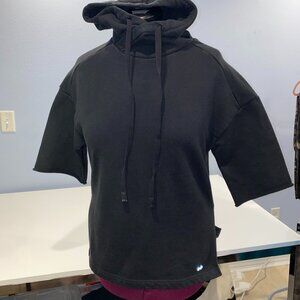 Alo Yoga‎ Hoodie Short Sleeve Raw Hem Drawstring Black Athleisure Top 23"